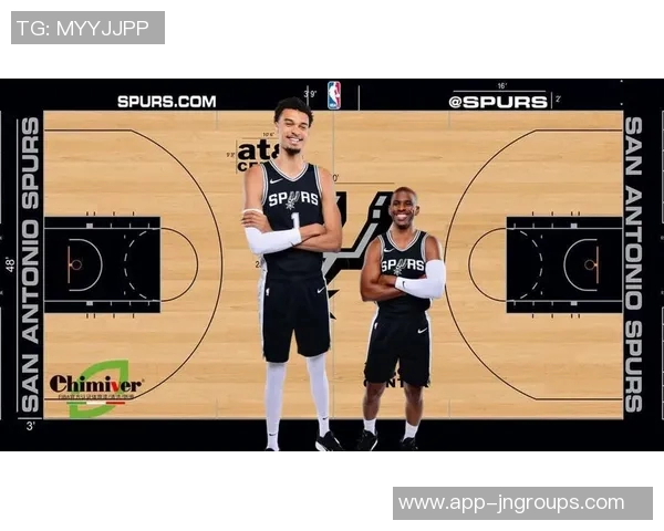 摄影师遭遇困境新赛季定妆照球员身高缩水引发热议 摄影师遭遇困境新赛季定妆照球员身高缩水引发热议