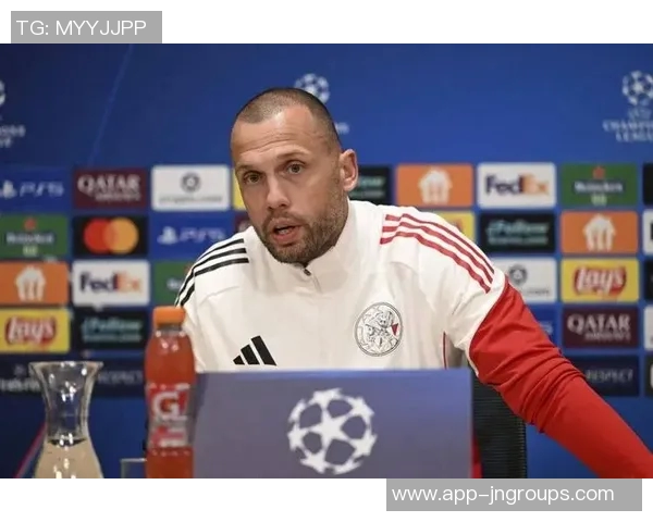 阿贾克斯惨遭欧冠0-3失利荷媒称总监欲邀滕哈赫重返执教