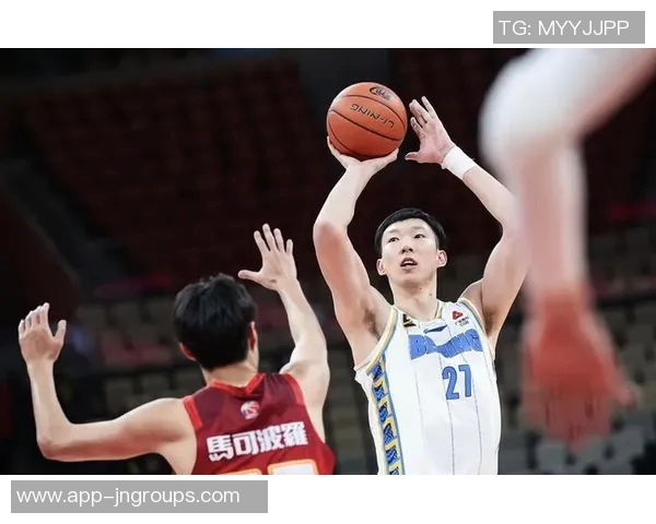 周琦发展联盟首秀表现出色11投6中三分球7投3中贡献15分4篮板3助攻2盖帽